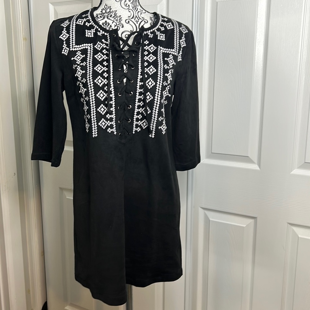 Forever 21 Black White Embroidered Top Dress S